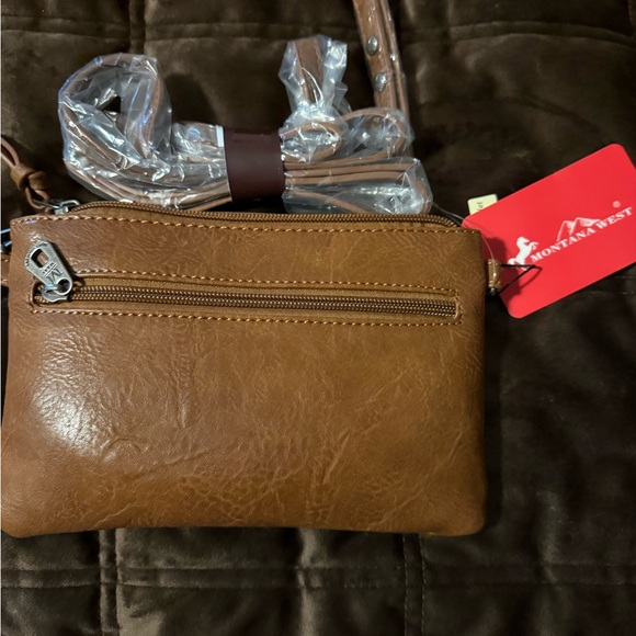 Montana West Embroidered Crossbody/Wristlet NWT - Picture 4 of 5